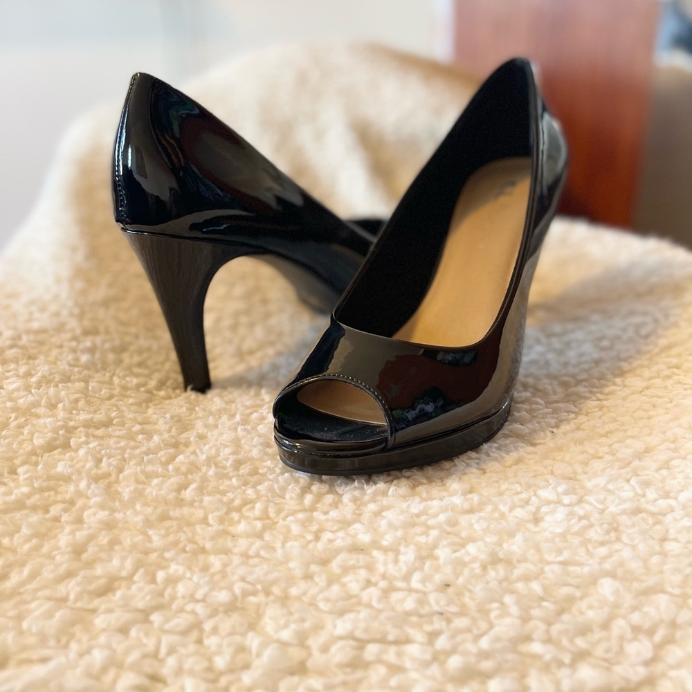 Womens Chinese Laundry Peek Toe Pumps 9.5